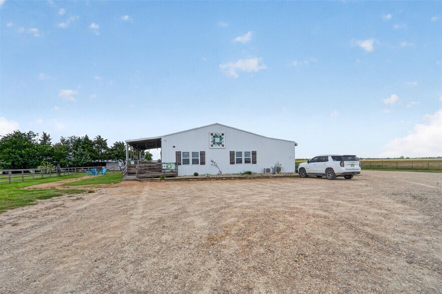 More Photos Of 9262 Farm to Market Road 79, Sumner Restaurant For Sale