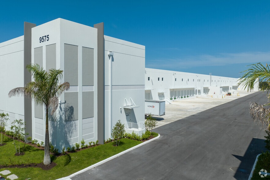 More Photos Of 9575 NW 174th St, Hialeah Industrial For Lease