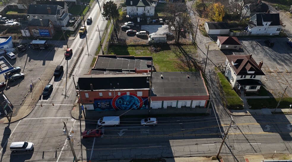 More Photos Of 369-371 S Central Ave, Columbus Bar For Sale