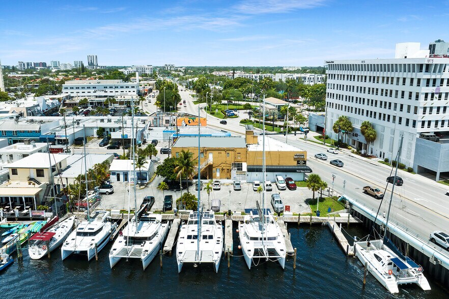 More Photos Of 2000 E Sunrise Blvd, Fort Lauderdale Storefront Retail Office For Sale