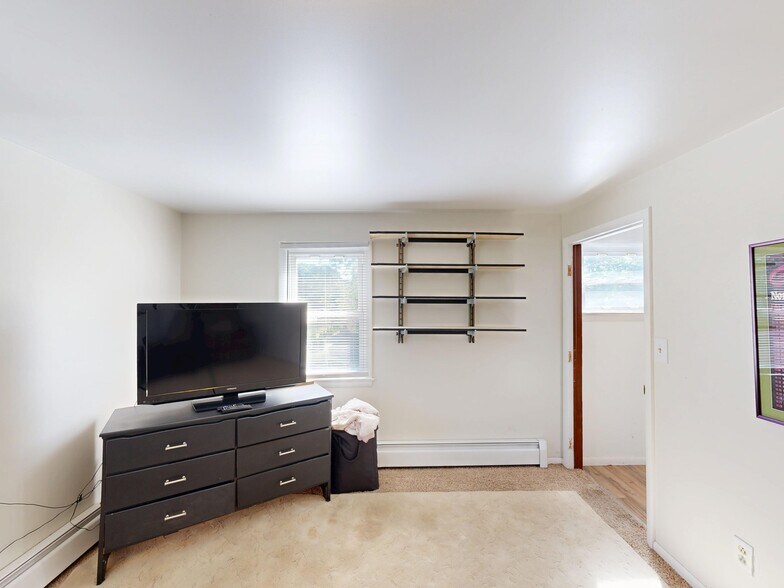 More Photos Of 6990 W Lake Rd, Fairview Restaurant For Sale