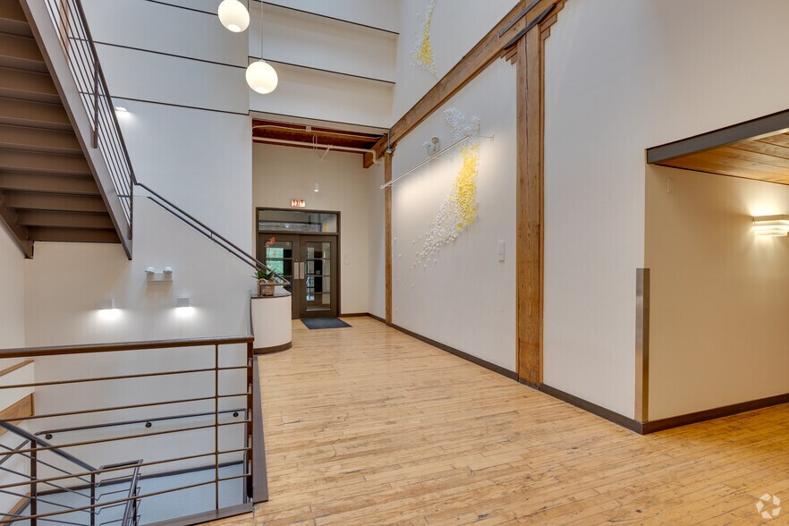 More Photos Of 445 W Erie St, Chicago Loft Creative Space For Lease
