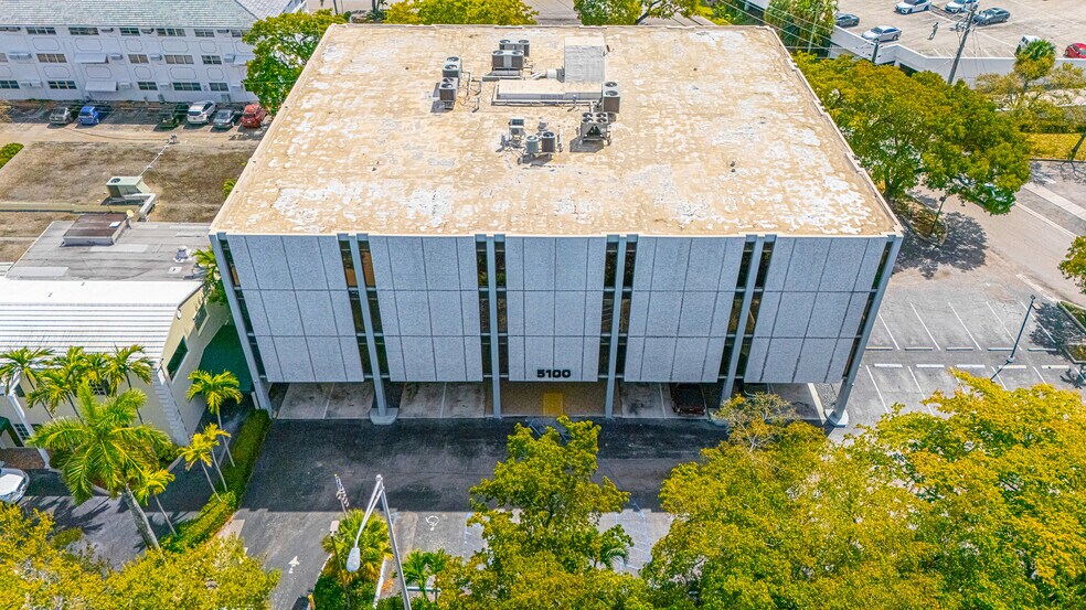 More Photos Of 5100 N Federal Hwy, Fort Lauderdale Office For Sale