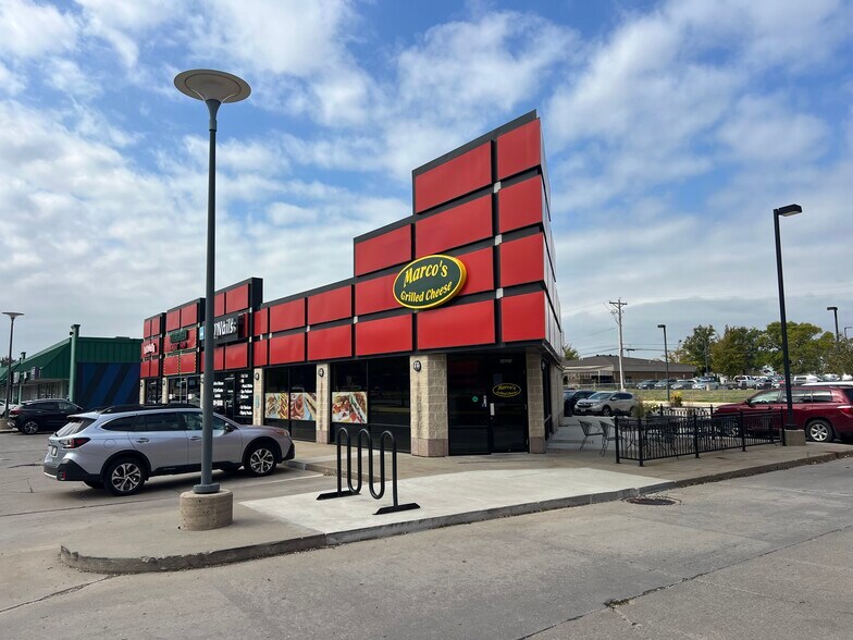 More Photos Of 1621 S 1st Ave, Iowa City Fast Food For Lease