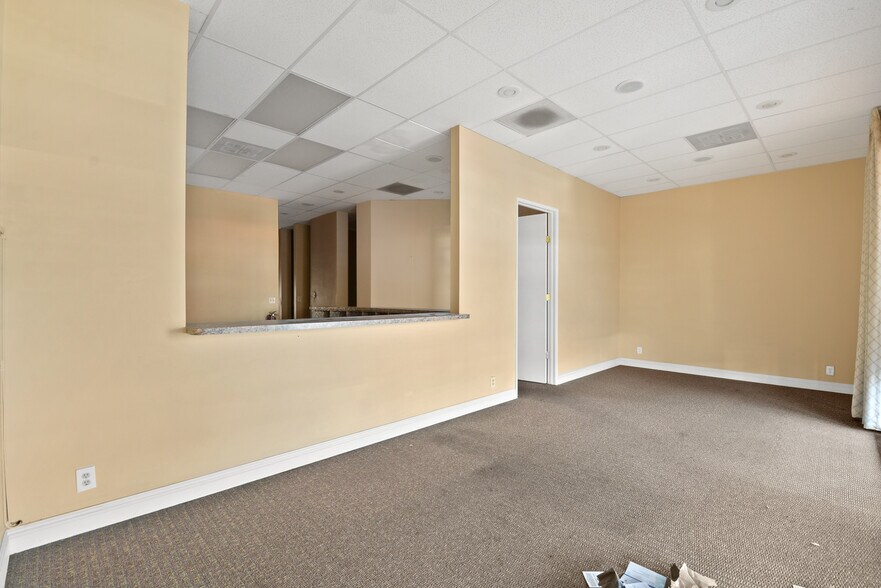 More Photos Of 7932-7942 Valley View St, Buena Park General Retail For Lease