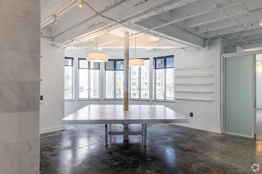 More Photos Of 420 Lincoln Rd, Miami Beach Loft Creative Space For Lease