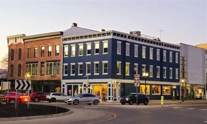 Primary Photo Of 40 Monument Sq, Urbana Storefront Retail Office For Lease