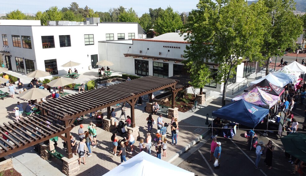 More Photos Of 122 S Green St, Tehachapi Coworking Space