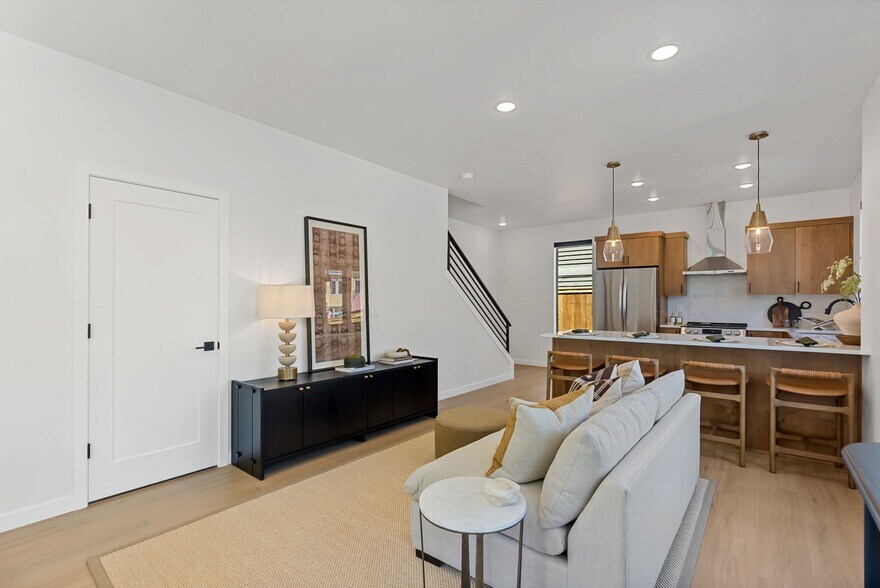 More Photos Of 127 NW Broadway St, Bend Apartments For Sale