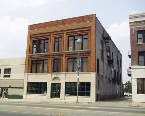 More Photos Of 16-20 W Huron St, Pontiac Office For Lease