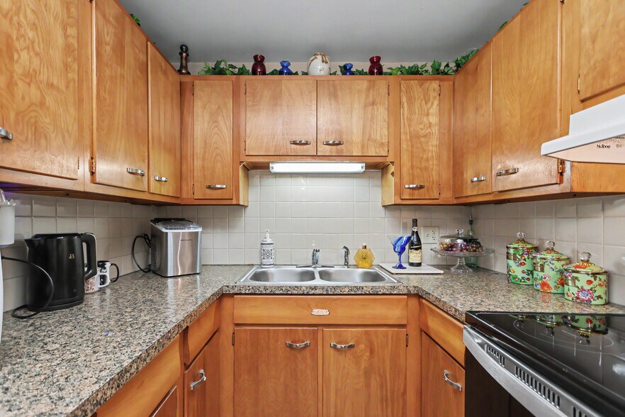 More Photos Of 524 State Route 314 N, Ontario Specialty For Sale