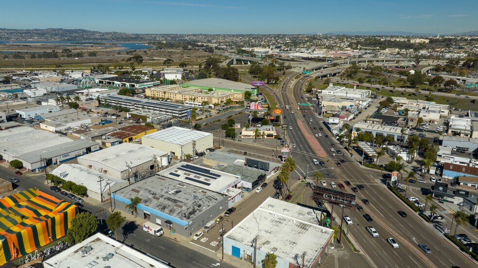 More Photos Of 3776 Riley St, San Diego Storefront For Lease