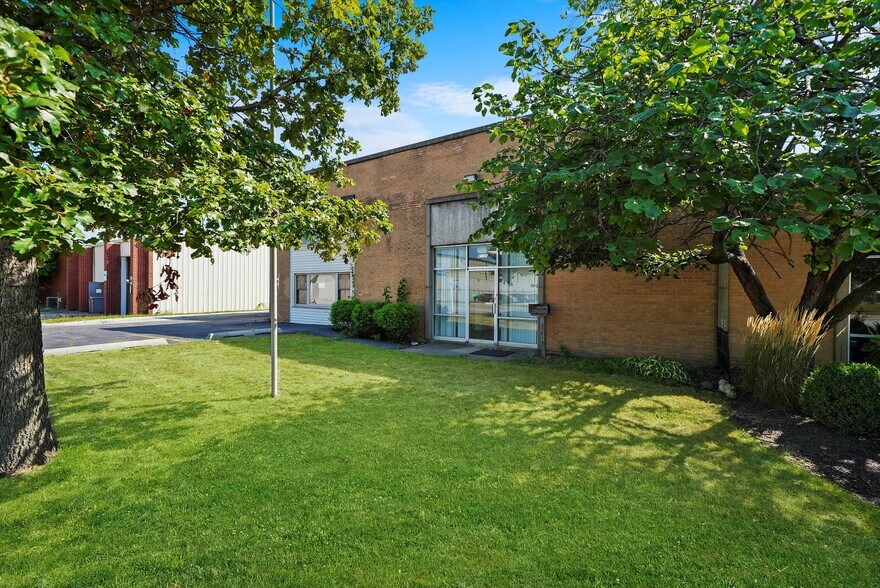 More Photos Of 4135 W 123rd St, Alsip Warehouse For Lease
