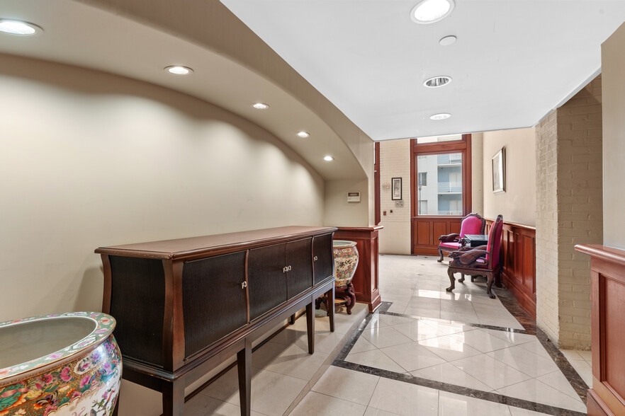 More Photos Of 1121 E Twiggs St, Tampa Loft Creative Space For Lease