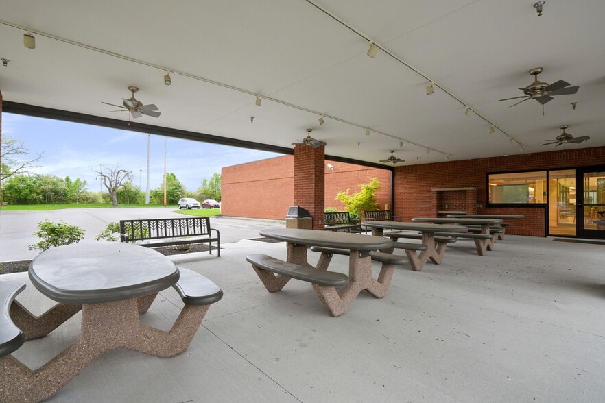 More Photos Of 201 Outerbelt St, Columbus Office For Sale