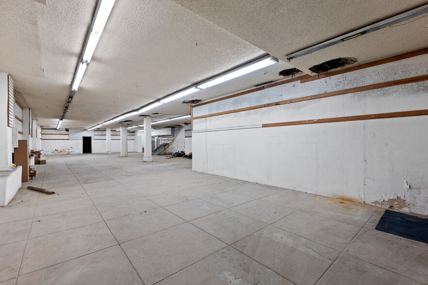 More Photos Of 551-553 S Broadway, Los Angeles Storefront Retail Office For Sale