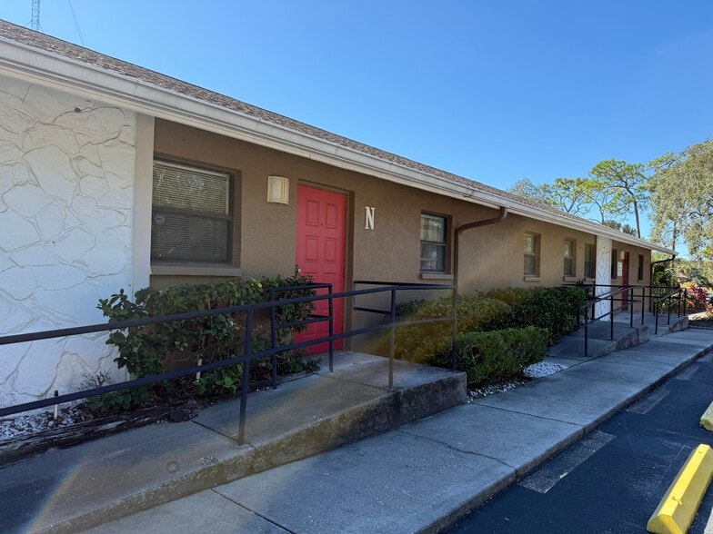 Primary Photo Of 1501 S Pinellas Ave, Tarpon Springs Office For Lease