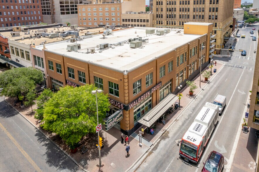 More Photos Of 500 Navarro St, San Antonio Office For Lease