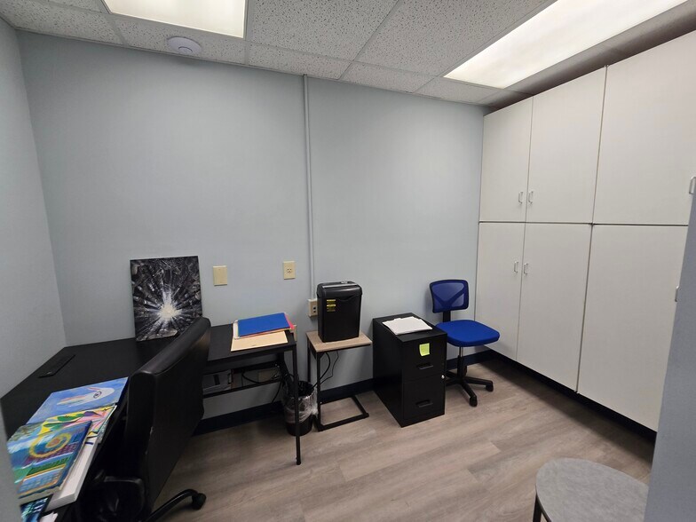 More Photos Of 41 Main St, Florence Loft Creative Space For Lease