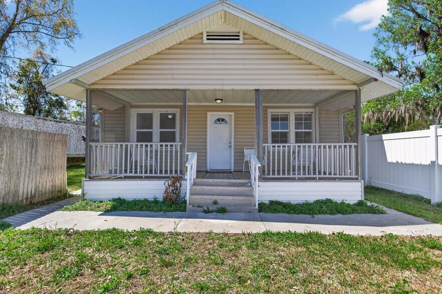 More Photos Of 10676 New Kings Rd, Jacksonville Office For Lease