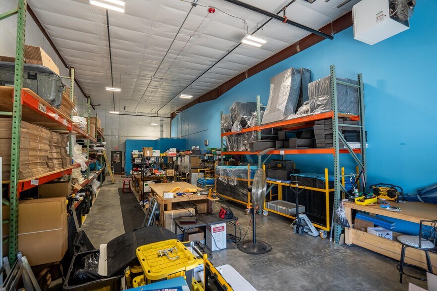 More Photos Of 2404 Robinson Ave NE, Bondurant Service For Lease