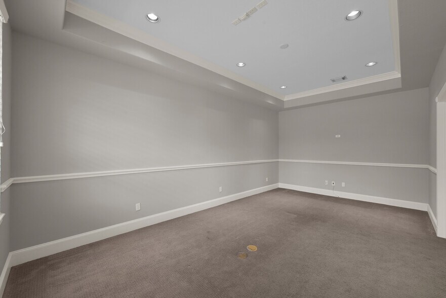 More Photos Of 25511 Budde Rd, The Woodlands Office For Lease