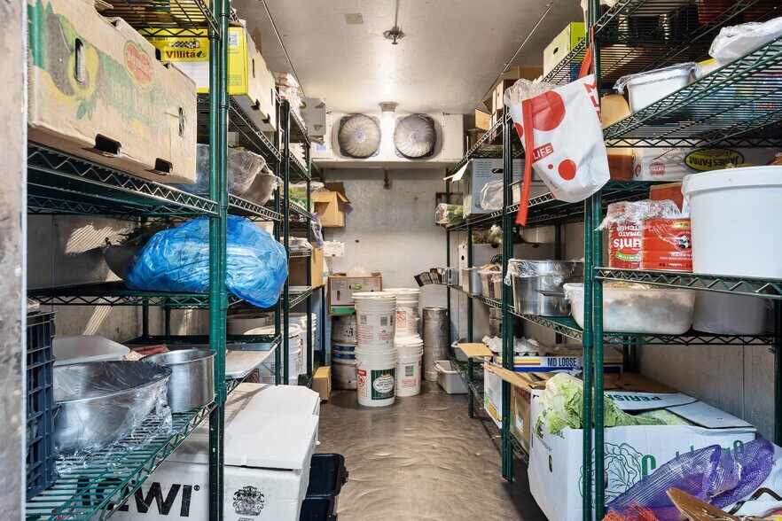 More Photos Of 45 Carmans Rd, Massapequa Restaurant For Sale