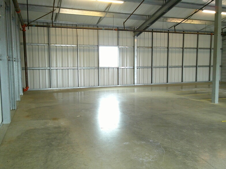 More Photos Of 5820 NE Eighth Ct, Vancouver Self Storage For Lease