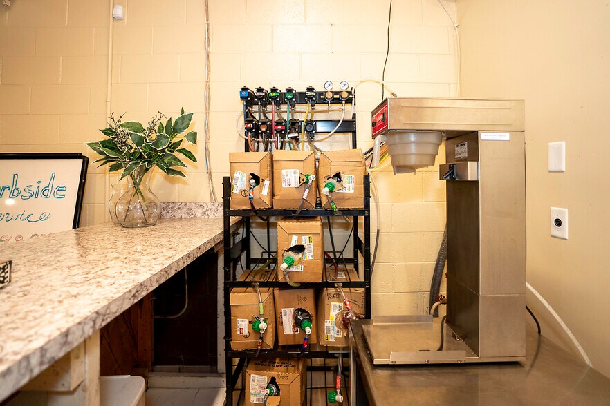 More Photos Of 6006 Shepherdsville Rd, Louisville Restaurant For Sale