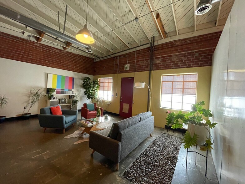 More Photos Of 110 E Santa Anita, Burbank Movie Radio TVStudio For Lease