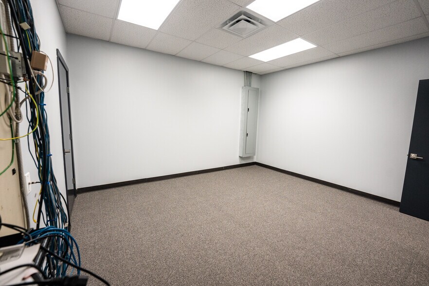 More Photos Of 1120 Toro Grande, Cedar Park Light Distribution For Sale