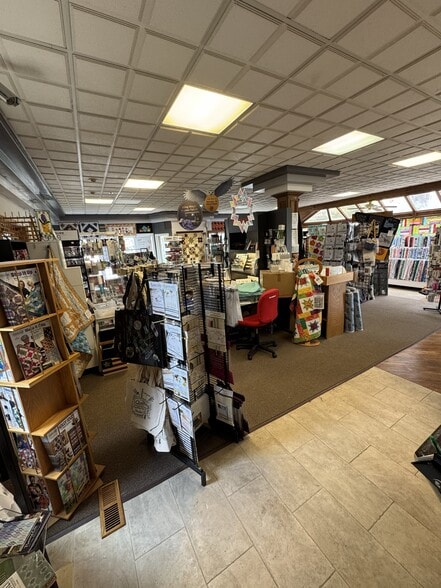 More Photos Of 1122-1128 Eureka Rd, Wyandotte Storefront Retail Office For Sale