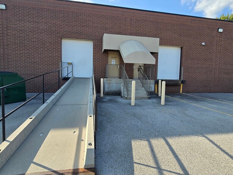 More Photos Of 2960 Technology Pl, Waldorf Research And Development For Lease