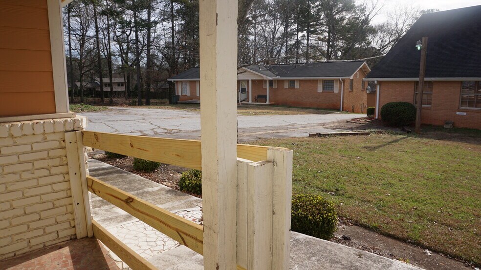 More Photos Of 2589-2613 Tilson Rd, Decatur Religious Facility For Lease