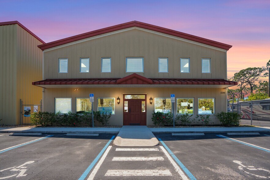 More Photos Of 1500 Desoto Rd, Sarasota Warehouse For Sale