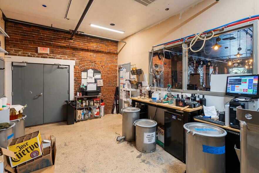 More Photos Of 509 SW G St, Grants Pass Restaurant For Sale