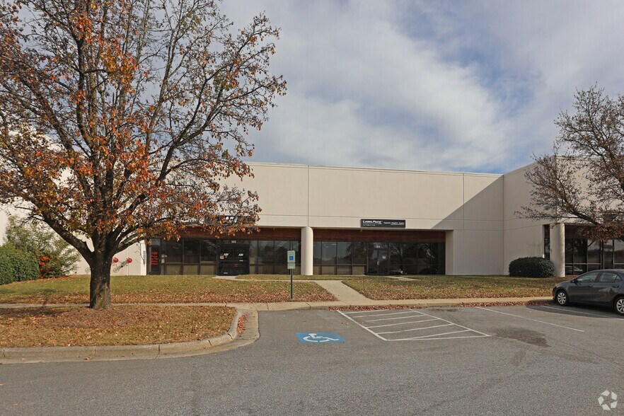 More Photos Of 4500 Green Point Dr, Greensboro Warehouse For Lease