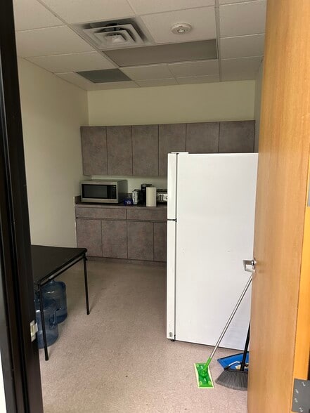 More Photos Of 500 N Rainbow Blvd, Las Vegas Office For Lease