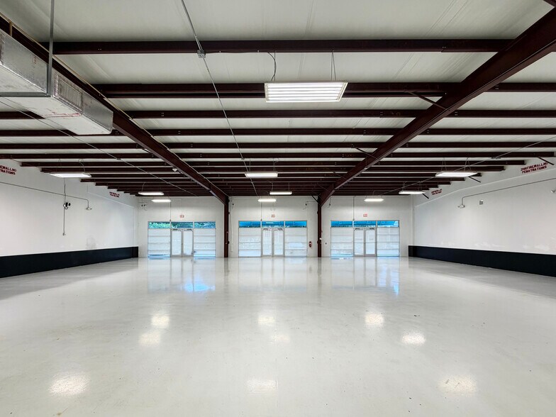 More Photos Of 2801 Flight Safety Dr, Vero Beach Service For Lease