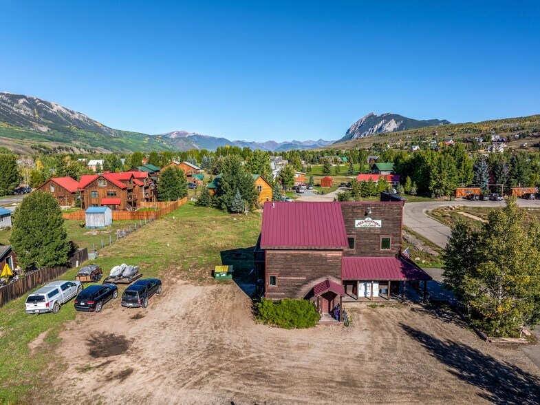 More Photos Of 81 Gillaspey Ave, Crested Butte General Retail For Sale