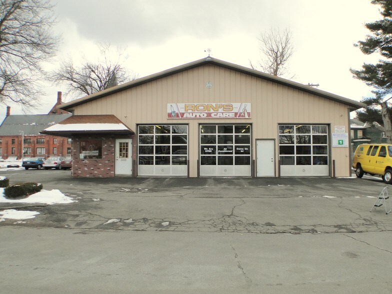 150 Suffolk St, Holyoke, MA 01040 Auto Repair For Sale