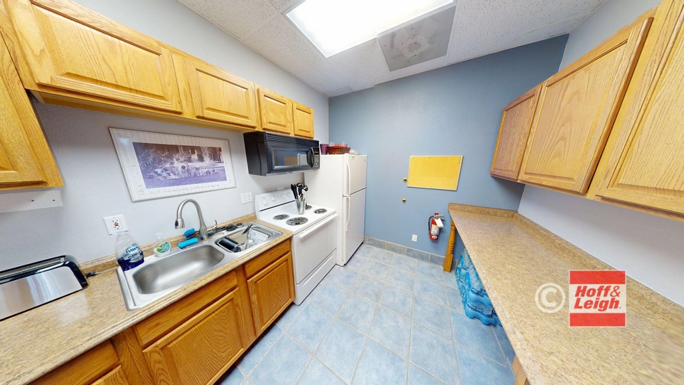 More Photos Of 411 Lakewood Cir, Colorado Springs Hotel For Sale