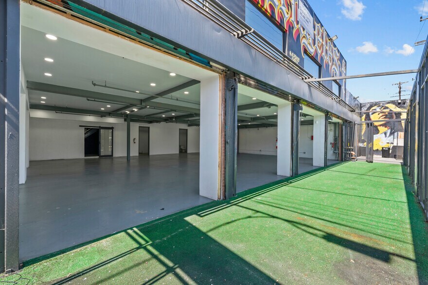 More Photos Of 1600 S Main St, Los Angeles Storefront For Sale