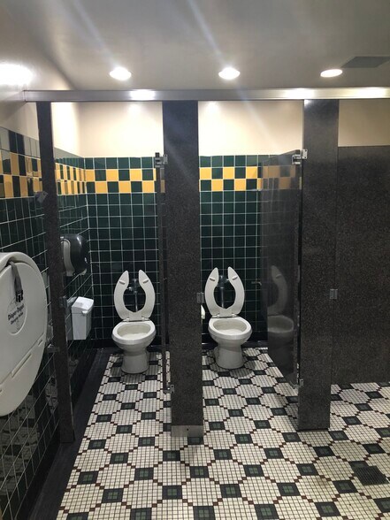 More Photos Of 1500 N Courtyard Cir, Port Saint Lucie Restaurant For Lease