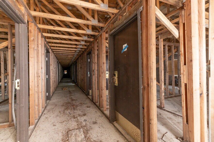 More Photos Of 6020 Shelby Oaks Dr, Memphis Hotel For Sale