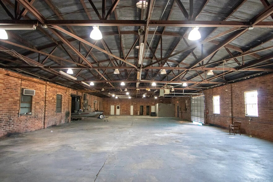 More Photos Of 2230 Commerce Dr, Columbia Manufacturing For Sale