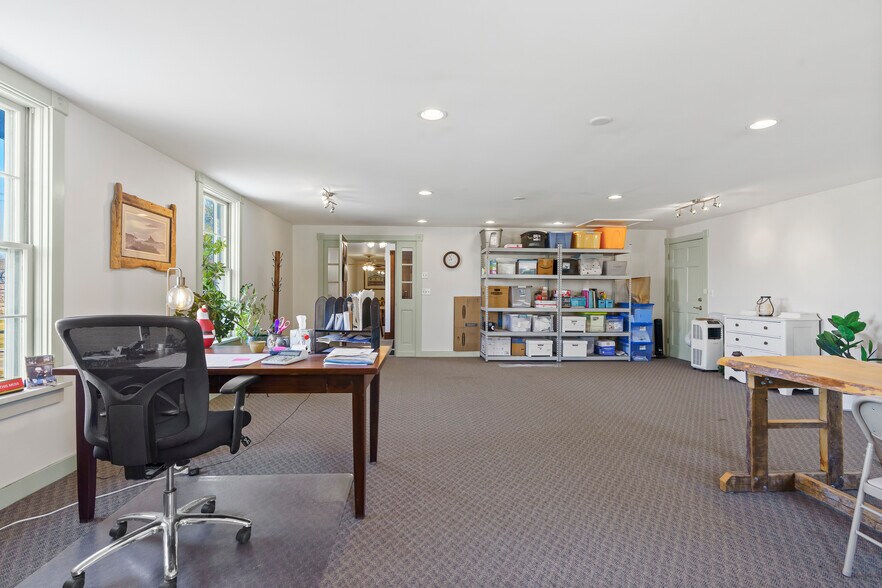 More Photos Of 1037 Wiscasset rd, Boothbay Flex For Sale