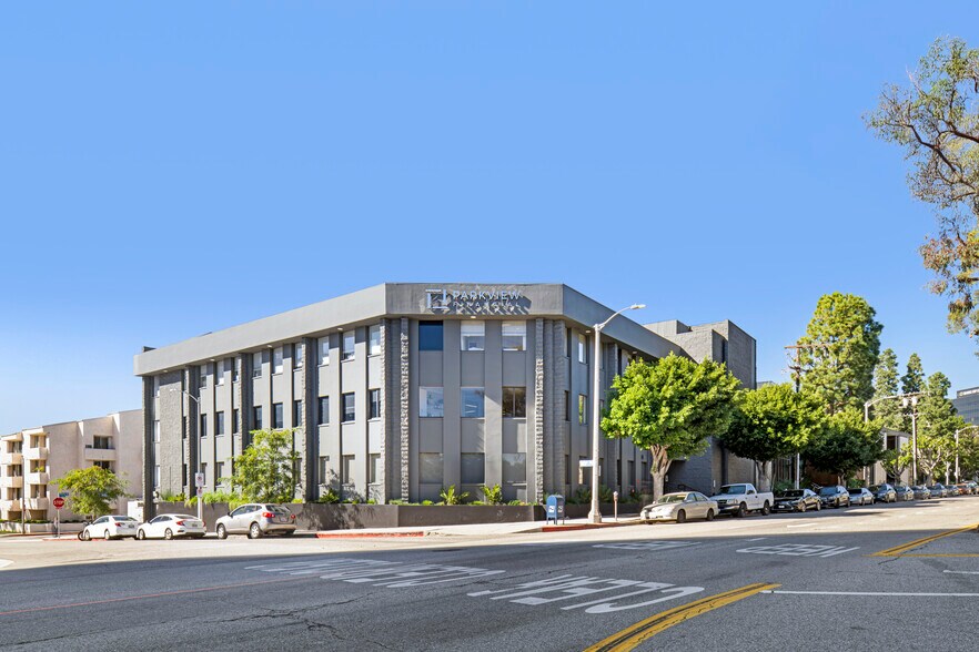 More Photos Of 11440 San Vicente Blvd, Los Angeles Office For Lease