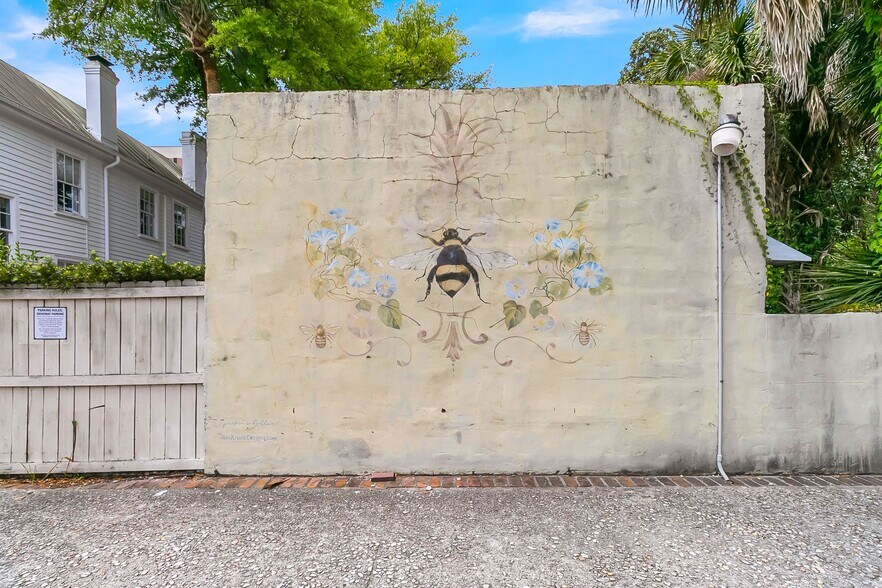 More Photos Of 184 Ashley Ave, Charleston Specialty For Sale