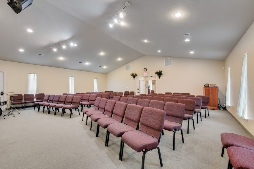 More Photos Of 108 N Chattey Rd, DeSoto Religious Facility For Sale